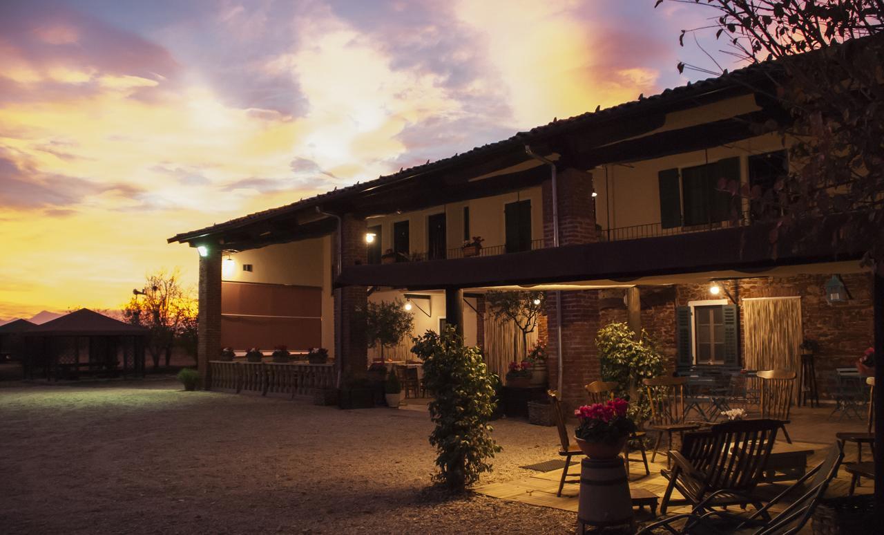 Cascina Mo.Ma Hotel Carru Exterior photo